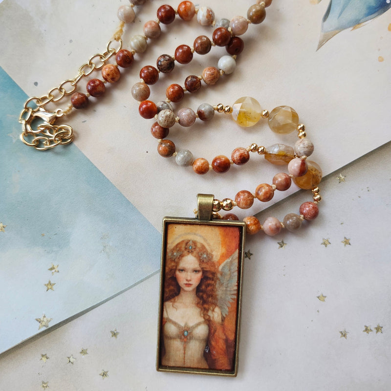 GOLDEN ANGEL NECKILACE