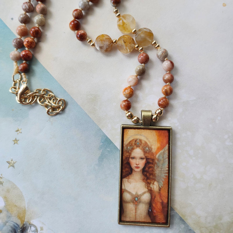 GOLDEN ANGEL NECKILACE